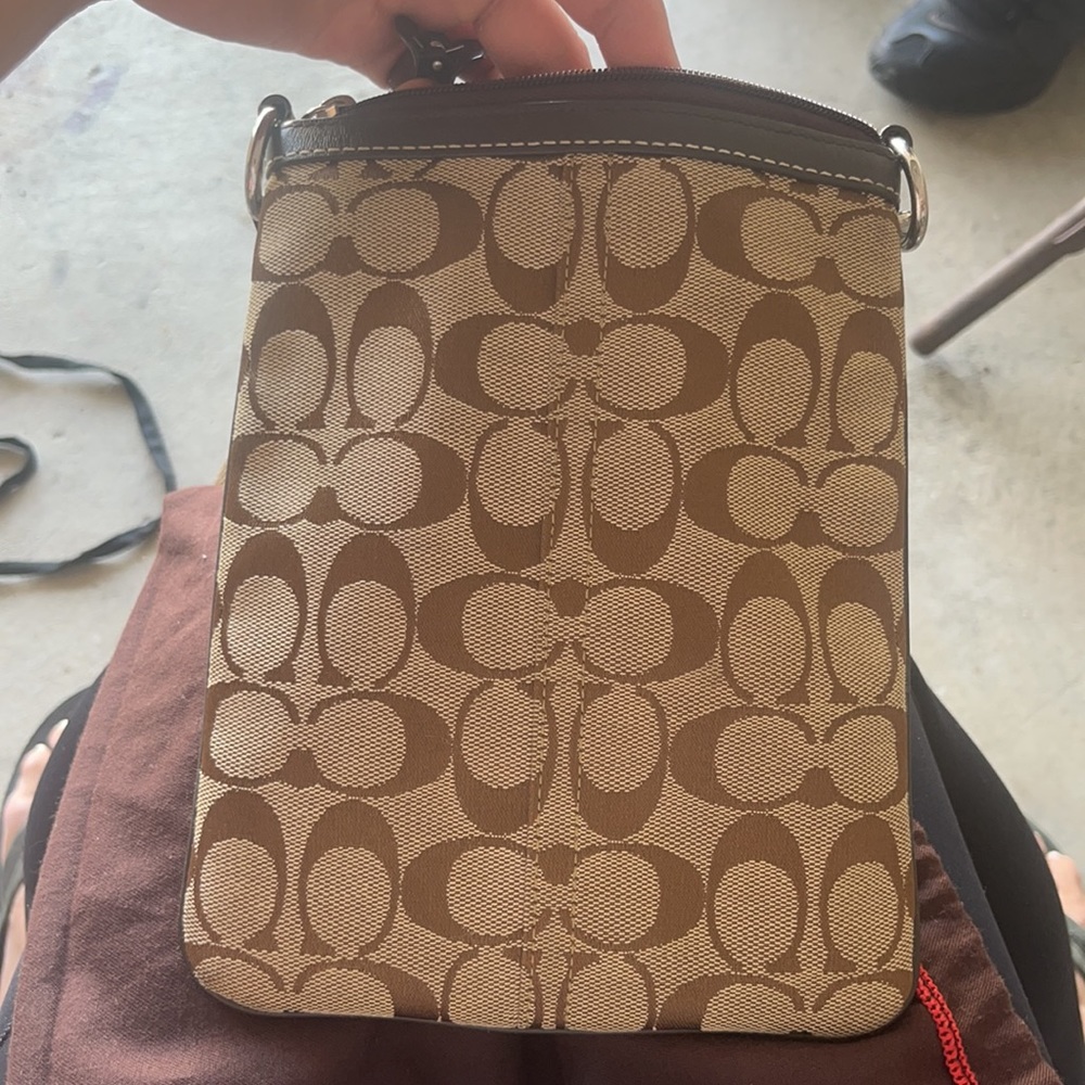 Coach crossbody - Picture 3 of 8